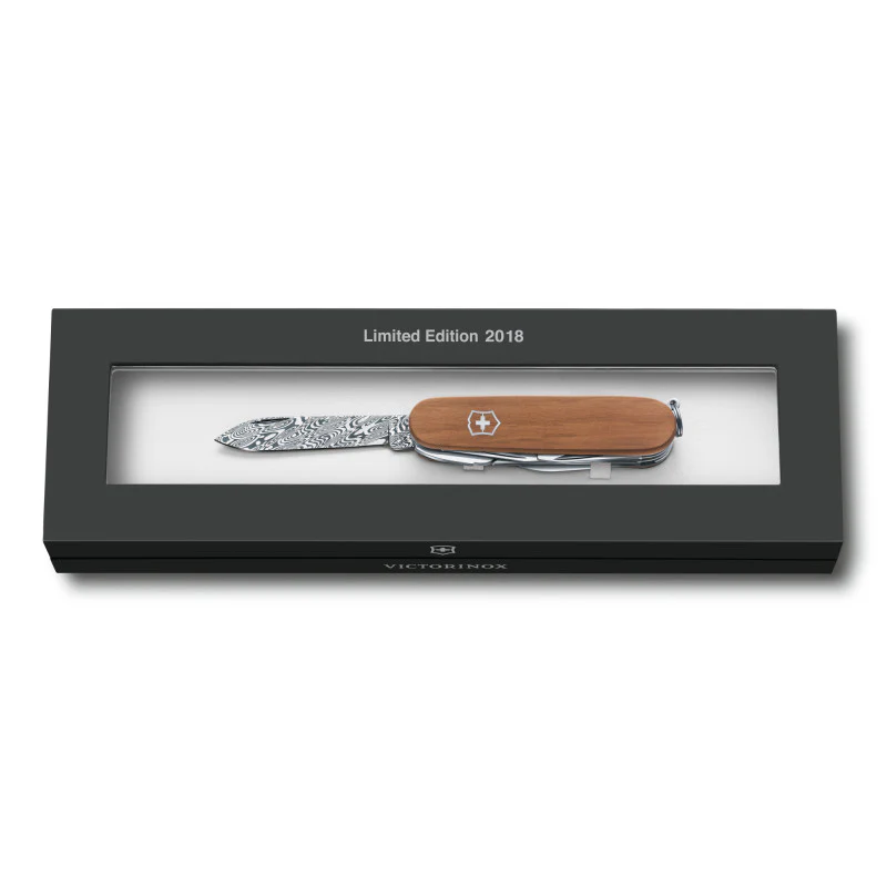 Navaja Limited Edition Deluxe Tinker Damascus 91mm Madera 2018 Victorinox® 1.4721.J18 [Pieza] - Image 2
