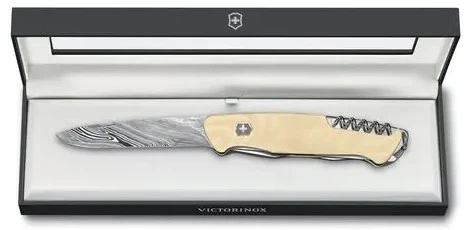 Navaja Limited Edition Ranger 55 Damascus 130mm Madera 2023 Victorinox® 0.9561.J23 [Pieza] - Image 2