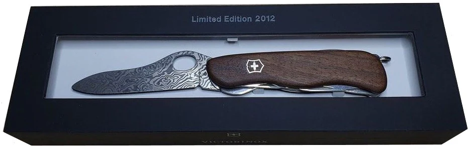 Navaja Limited Edition Soldier Damascus 111mm Madera 2012 Victorinox® 0.8461.J12 [Pieza] - Image 3